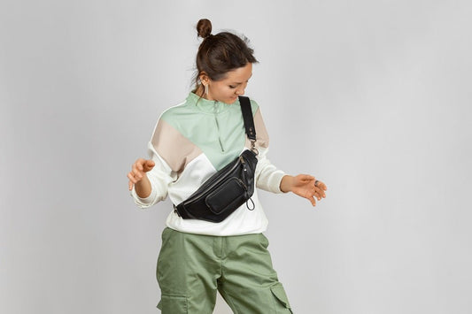How to Wear a Crossbody Purse - preneLOVE®