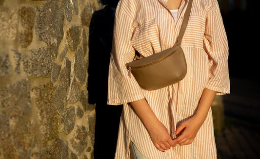 How to Wear a Small Crossbody Bag - preneLOVE®