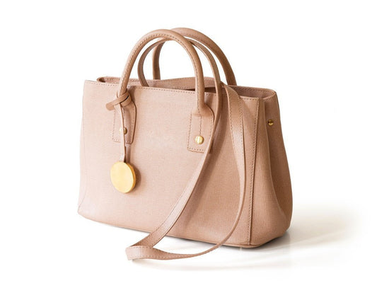 Pros and Cons of a Hand-Woven Design on a Trendy Bag - preneLOVE®