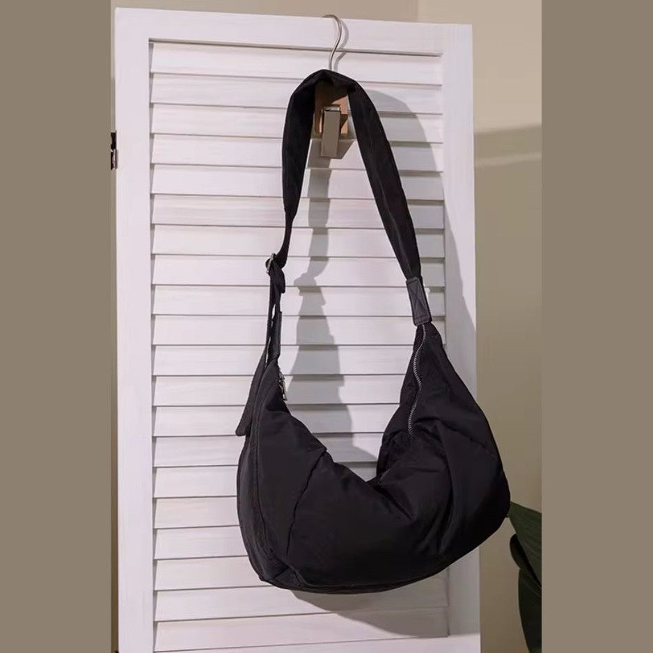 Cana Crescent Crossbody - Black preneLOVE®